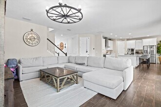 5709 Silver Sun Dr in Apollo Beach, FL - Building Photo - Building Photo