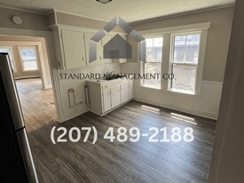 14 West St in Waterville, ME - Building Photo