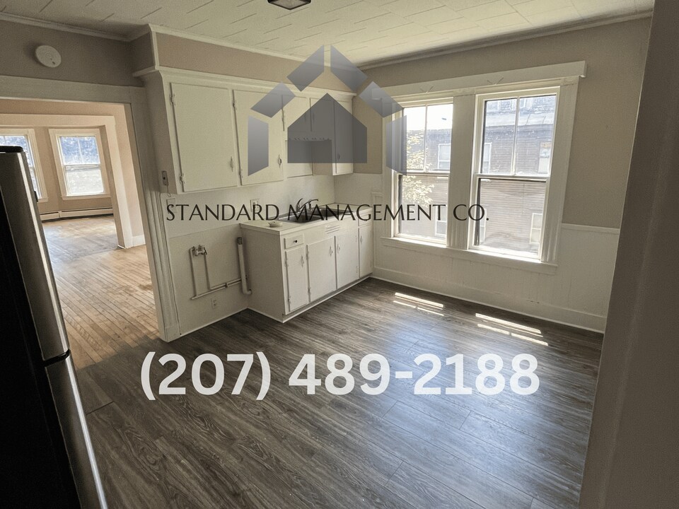 14 West St in Waterville, ME - Building Photo