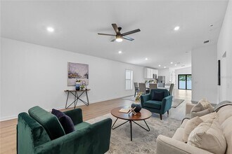 1333 Barnacle Bay Pl in Palm River-Clair Mel, FL - Building Photo - Building Photo