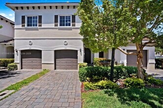 355 SE 1st Way in Deerfield Beach, FL - Building Photo - Building Photo