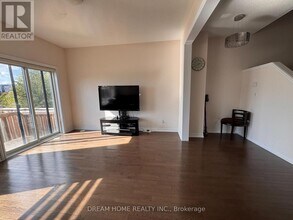 3048 Cascade Common in Oakville, ON - Building Photo - Building Photo