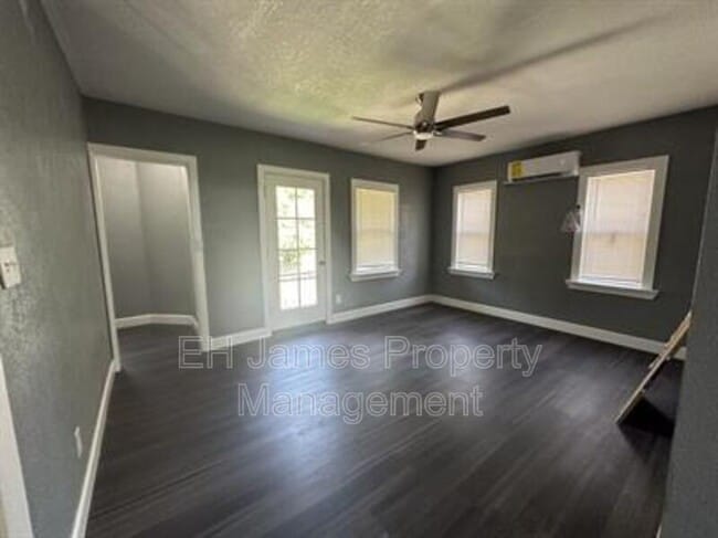 2206 E 7th St in Tulsa, OK - Foto de edificio - Building Photo