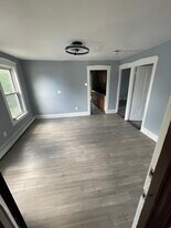 8 Bagley St, Unit 2 in Pawtucket, RI - Building Photo