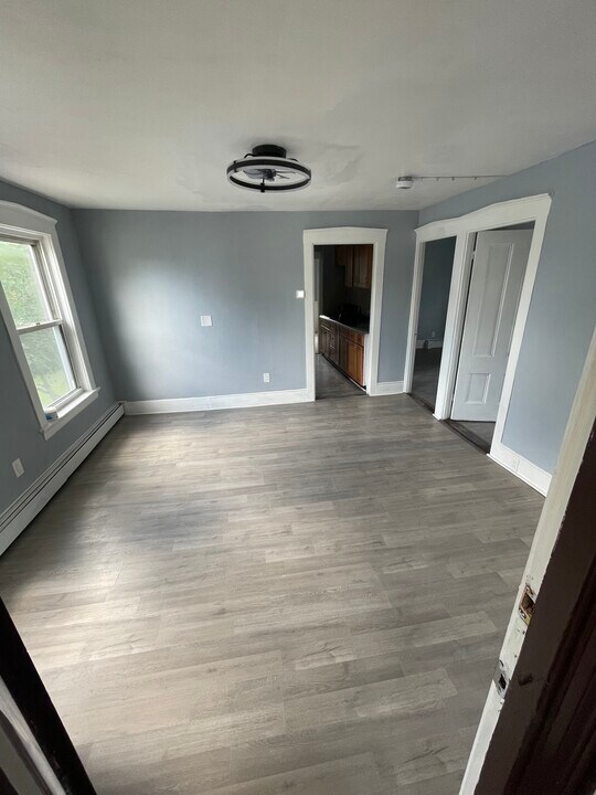 8 Bagley St, Unit 2 in Pawtucket, RI - Building Photo