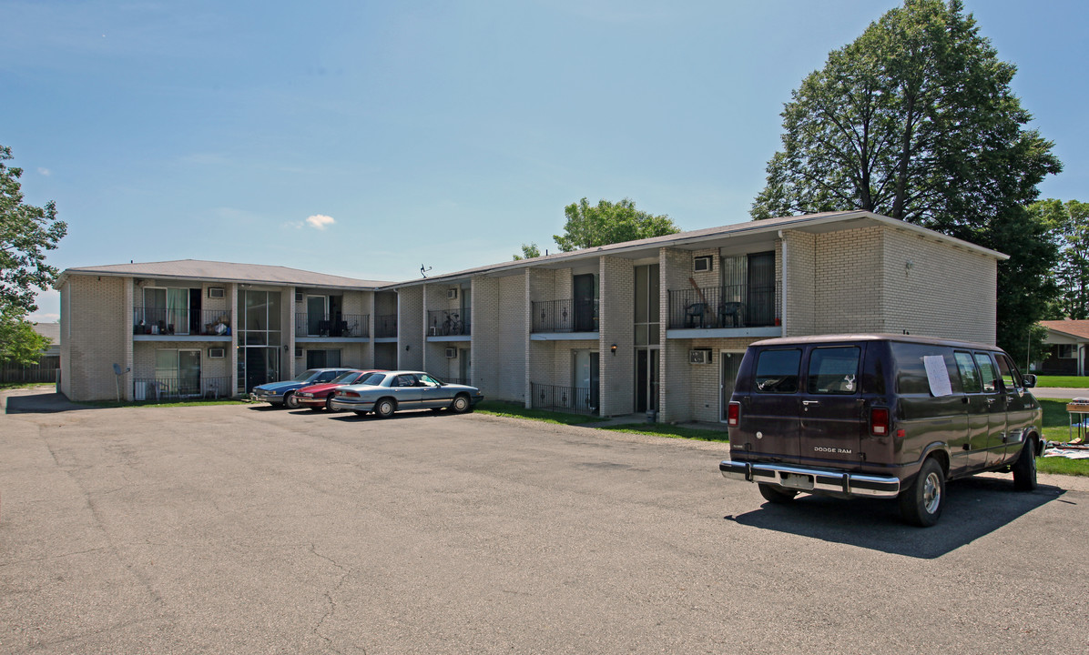 138 S Brown School Rd in Vandalia, OH - Building Photo