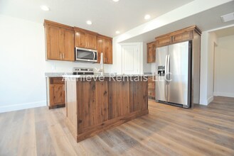 2038 N 380 E in North Logan, UT - Building Photo - Building Photo