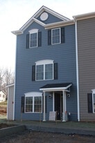1467 Taylor Grove Ln in Harrisonburg, VA - Building Photo