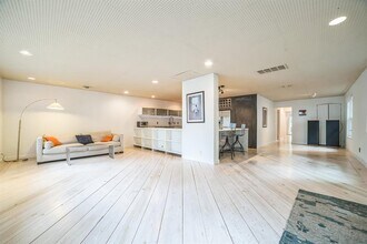 64 Comal St in Austin, TX - Building Photo - Building Photo
