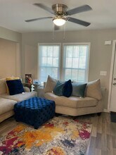 755 Cascade Dr in Forest Park, GA - Building Photo - Building Photo