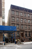 171 W 73rd St in New York, NY - Building Photo