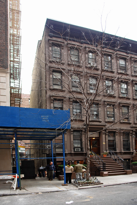 171 W 73rd St in New York, NY - Foto de edificio