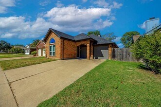 6825 Douglas Creek in Plano, TX - Building Photo - Building Photo