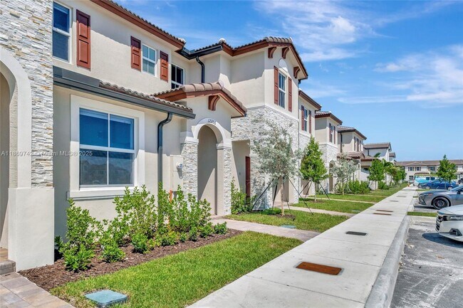 12206 NW 23rd Path in Miami Shores, FL - Building Photo - Building Photo