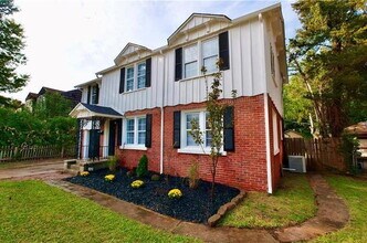 2217 NW 25th St in Oklahoma City, OK - Foto de edificio - Building Photo