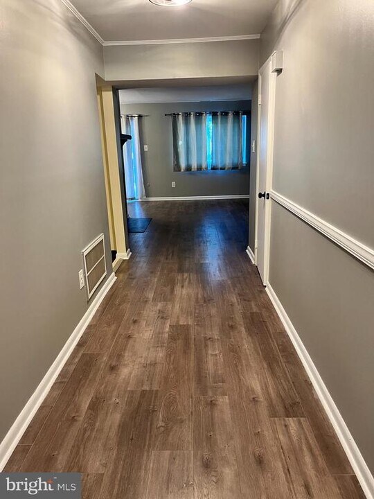 306 Kelly Cove in Mount Laurel, NJ - Building Photo