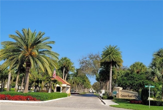 5749 Camino Del Sol in Boca Raton, FL - Building Photo - Building Photo