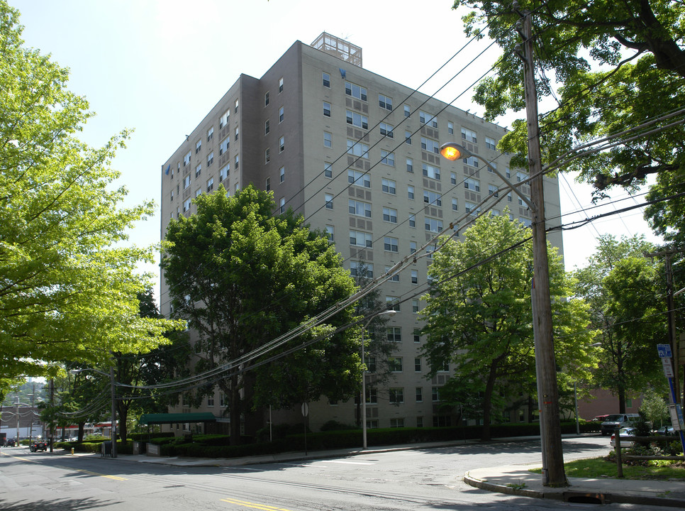 Biltmore Towers in White Plains, NY - Building Photo