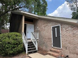 3743 Donovan Dr in Tallahassee, FL - Building Photo