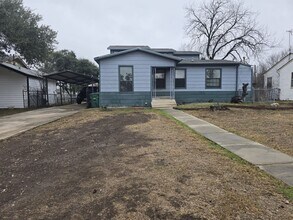 2710 W Craig Pl in San Antonio, TX - Building Photo - Building Photo