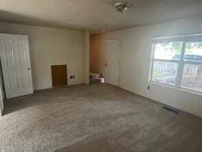 405 Western Ave in Medford, OR - Building Photo - Building Photo