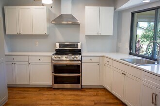 4779 Lakewood Blvd in Naples, FL - Building Photo - Building Photo