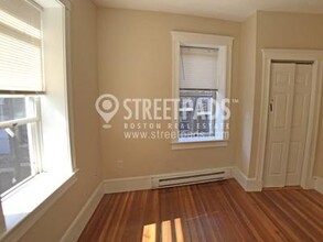 887 Huntington Ave in Boston, MA - Building Photo - Building Photo