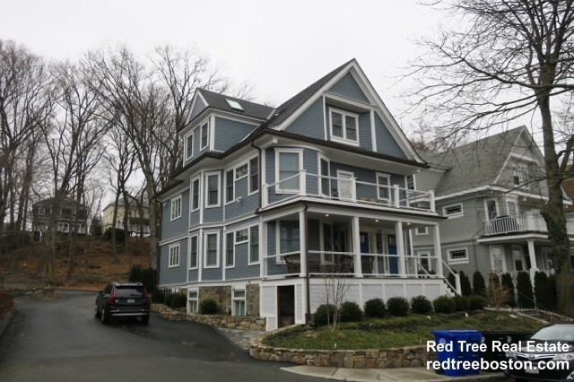 119 Westbourne Ter, Unit 1 in Brookline, MA - Foto de edificio