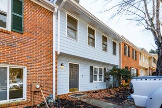 293 Juliet Ln SW in Marietta, GA - Building Photo - Building Photo
