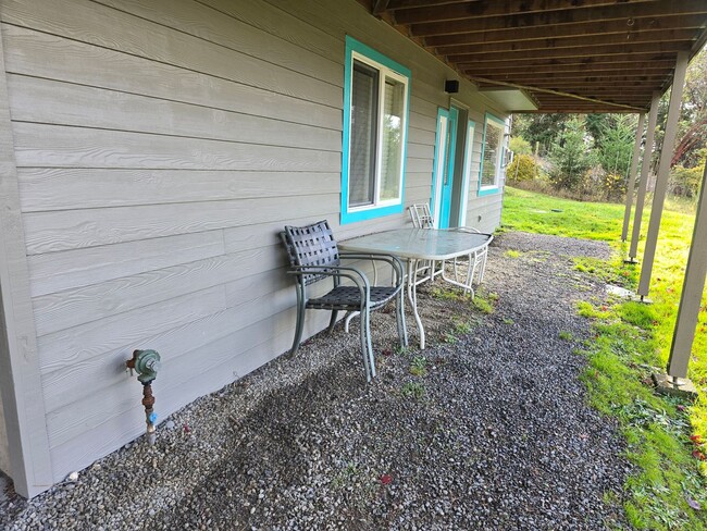 102 Myrtle Rd in Port Townsend, WA - Foto de edificio - Building Photo