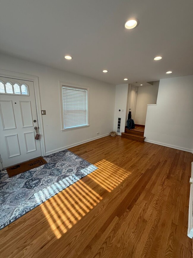 property at 3925 N Pacific Ave