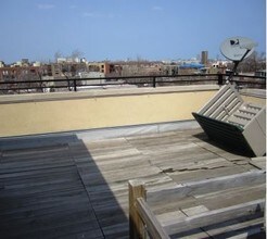 2240 W North Ave in Chicago, IL - Foto de edificio - Interior Photo