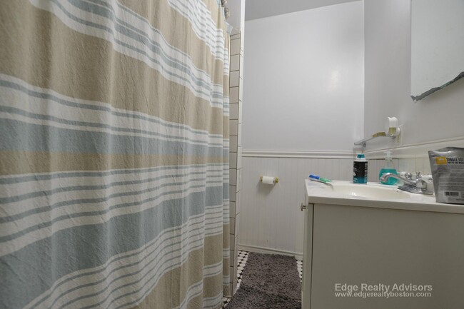 62 Egmont, Unit 2 in Brookline, MA - Building Photo - Building Photo