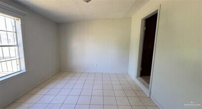 1002 W Hayes Ave in Alton, TX - Building Photo - Building Photo