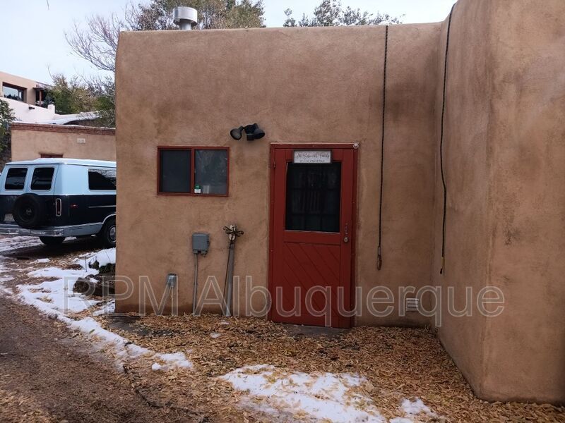 1 Paseo De Peralta in Santa Fe, NM - Building Photo