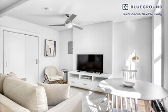 209 Mulberry St in New York, NY - Building Photo - Building Photo