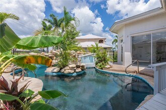 2417 Cape Coral Pkwy W in Cape Coral, FL - Building Photo - Building Photo