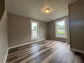 805 N Kansas Expy in Springfield, MO - Foto de edificio - Building Photo