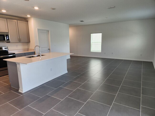 1135 Cabot Cliffs Dr in Daytona Beach, FL - Building Photo - Building Photo