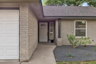 9608 Newberry Dr in Austin, TX - Building Photo - Building Photo