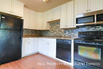 3 Bed Home w/ Large Garage in Sioux Falls, SD - Building Photo - Building Photo
