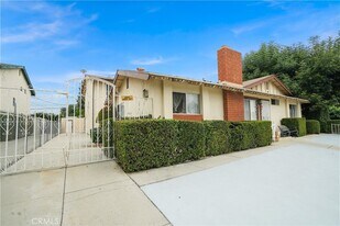 22855 Vanowen St in Los Angeles, CA - Building Photo