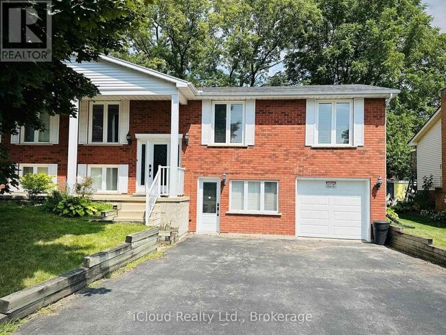 5 Ilona Ct