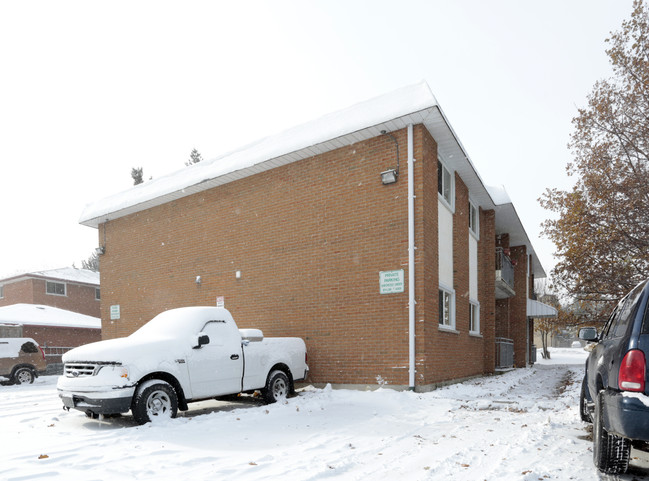 636 Silverbirch Rd in Waterloo, ON - Building Photo - Building Photo