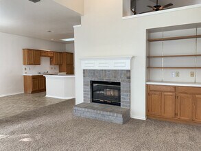 5862 Spring Crossing in San Antonio, TX - Building Photo - Building Photo