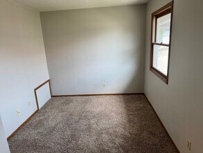 2365 University Ave in Dubuque, IA - Building Photo - Building Photo