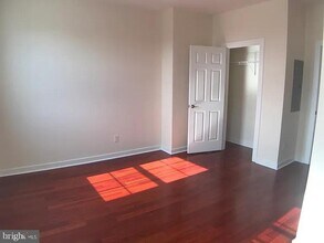 2631 W Girard Ave in Philadelphia, PA - Foto de edificio - Building Photo