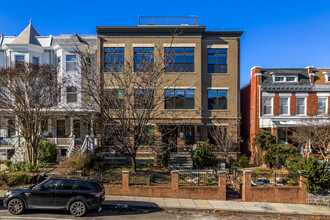 3566 13th St NW in Washington, DC - Foto de edificio - Building Photo
