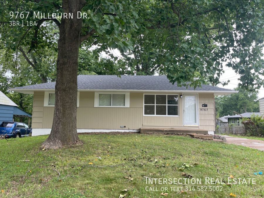 9767 Millburn Dr in St. Louis, MO - Building Photo