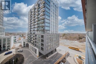 8888 Yonge St in Richmond Hill, ON - Building Photo - Building Photo